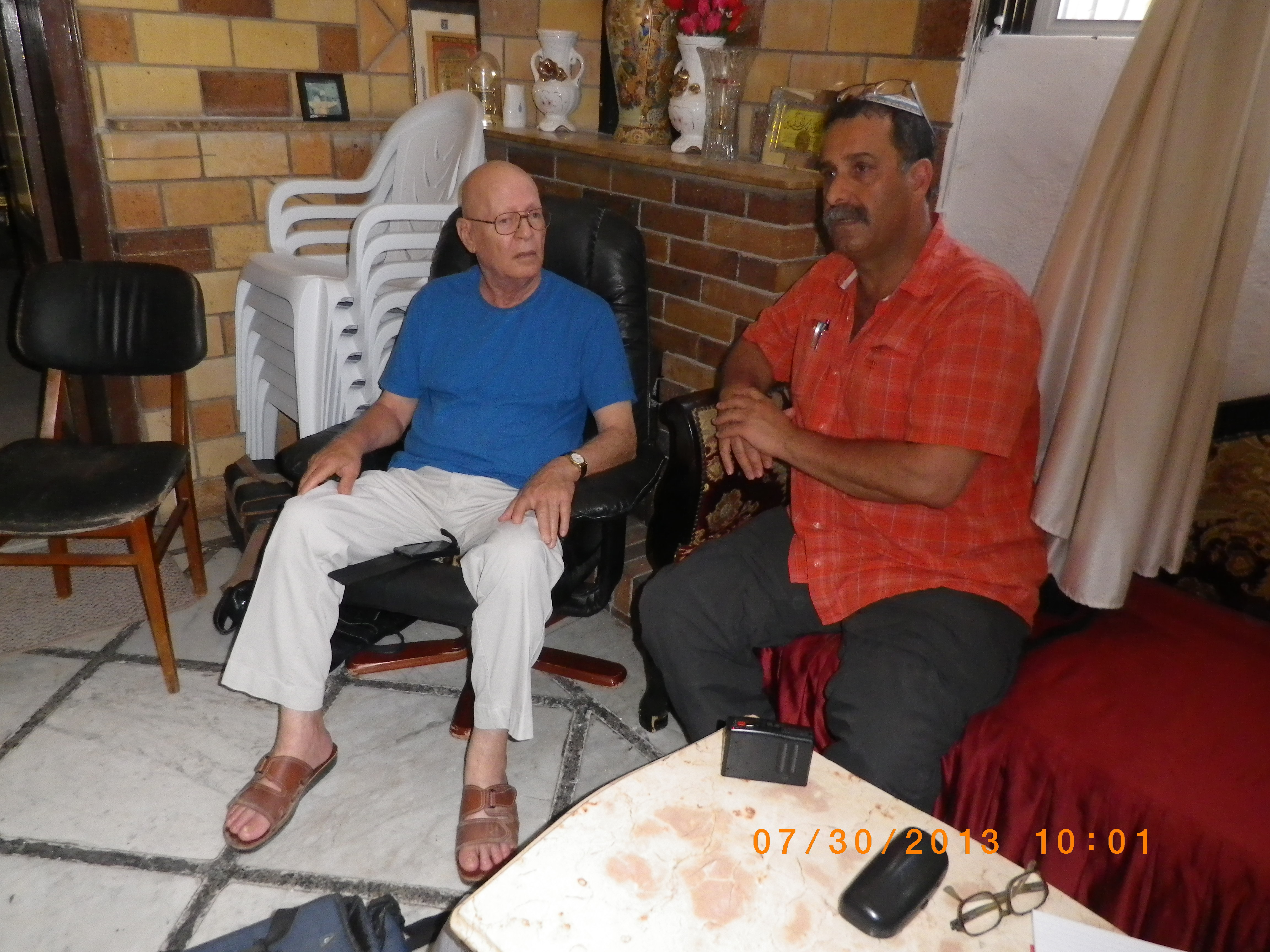 אבי ששון מראיים את מחמוד סאלם בעכו 30.7.13 (11)