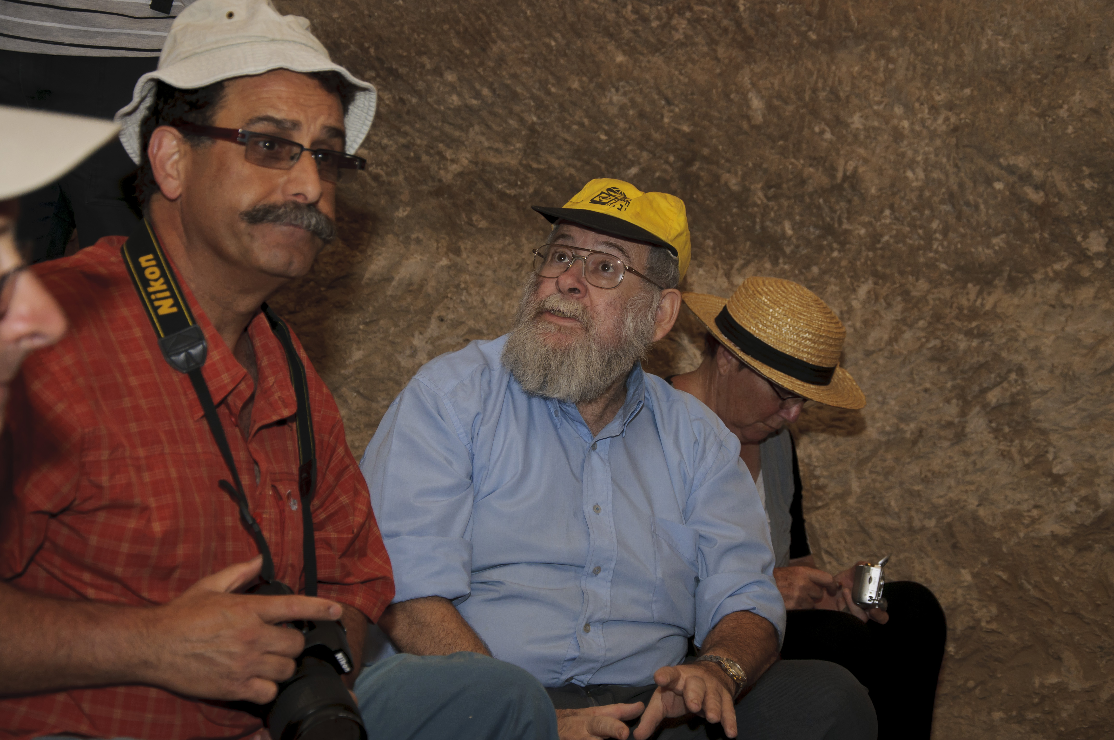 ששון ופרופ זאב ספראי בחורבת לויה 2011