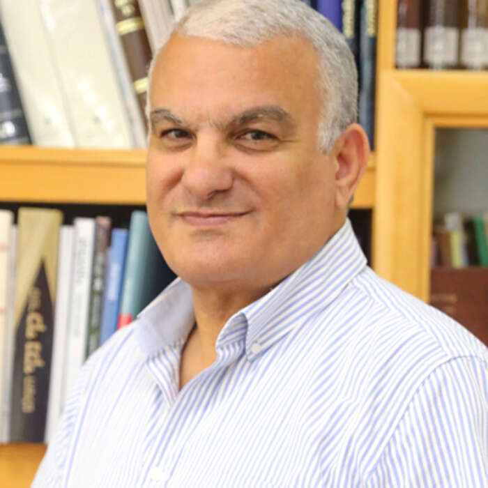ברכות לד"ר פינחס חליוה מנכ"ל המכללה על קבלת אות החלוצים